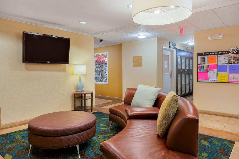 Candlewood Suites Medford By Ihg Bagian luar foto