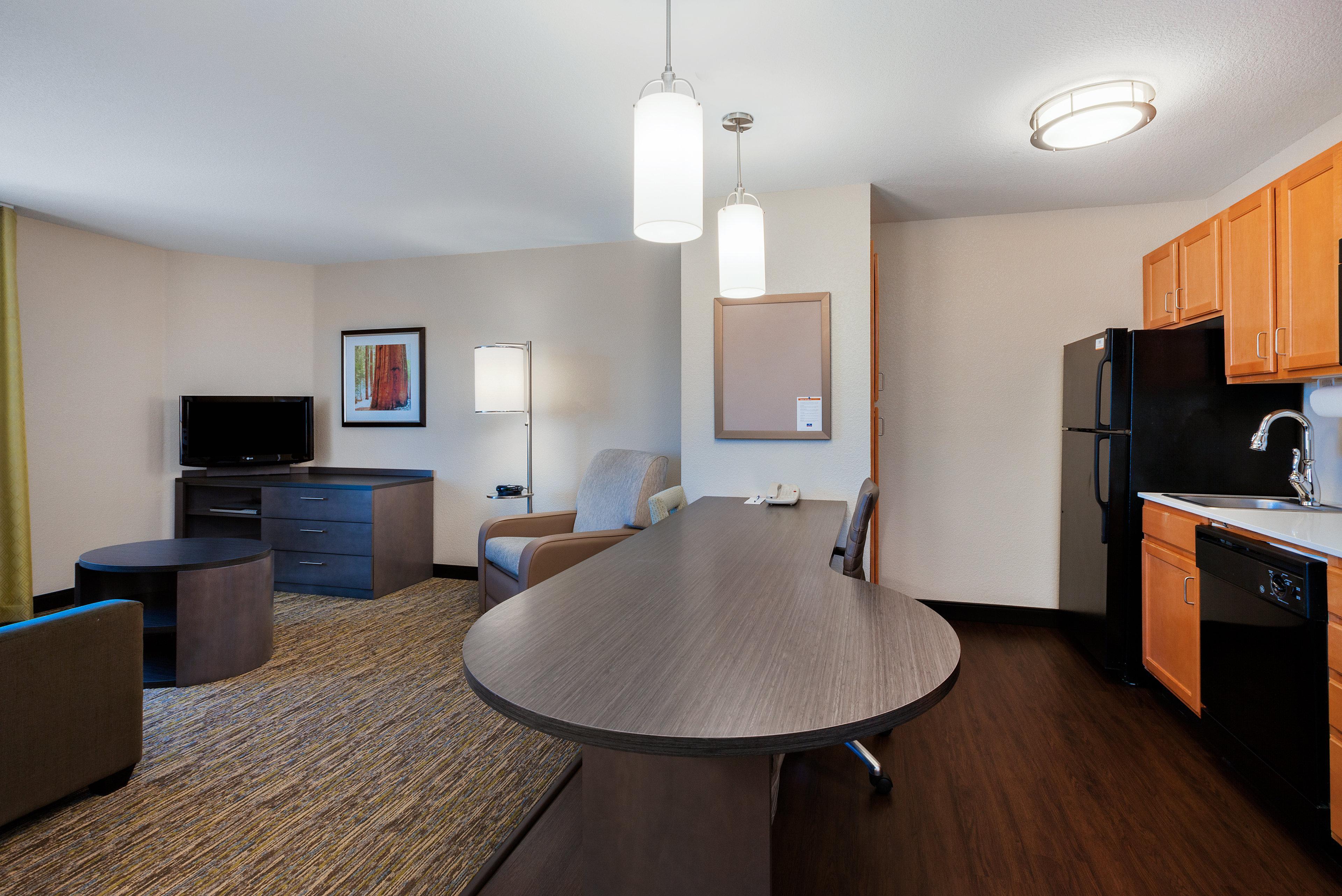Candlewood Suites Medford By Ihg Bagian luar foto