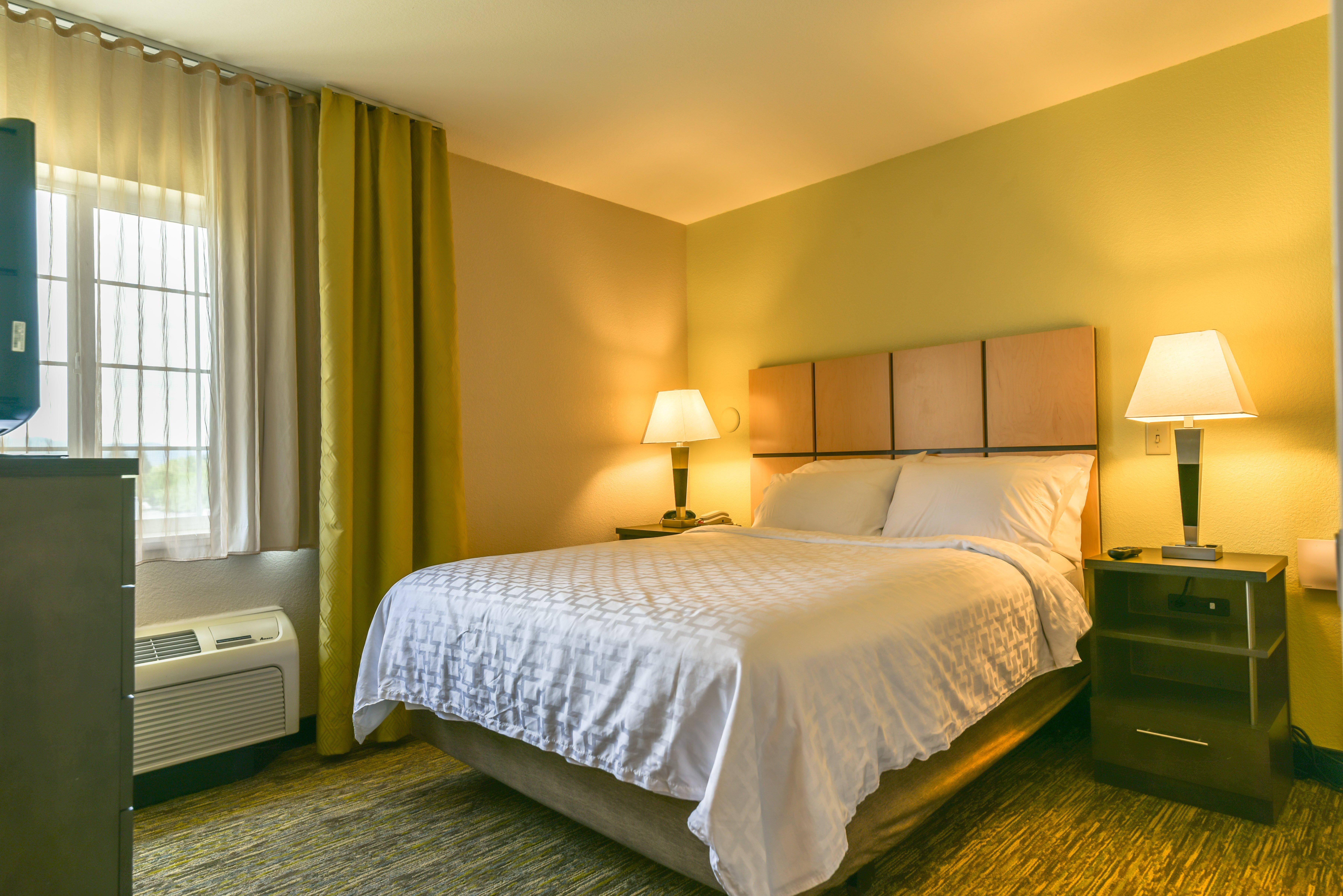 Candlewood Suites Medford By Ihg Bagian luar foto
