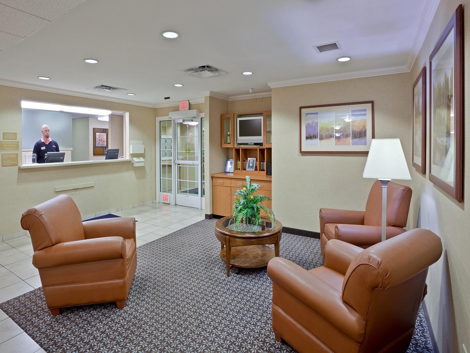 Candlewood Suites Medford By Ihg Bagian luar foto