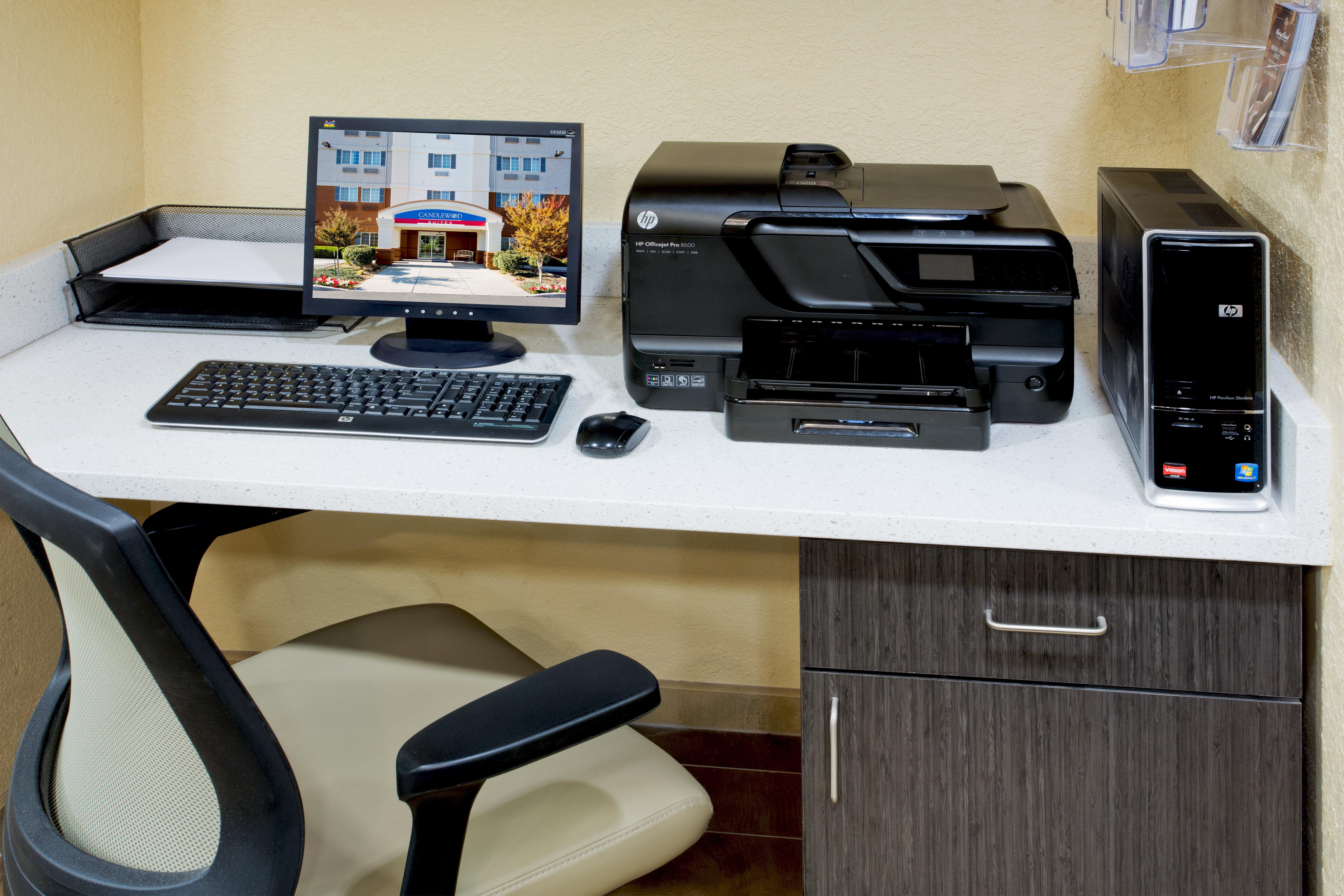 Candlewood Suites Medford By Ihg Bagian luar foto