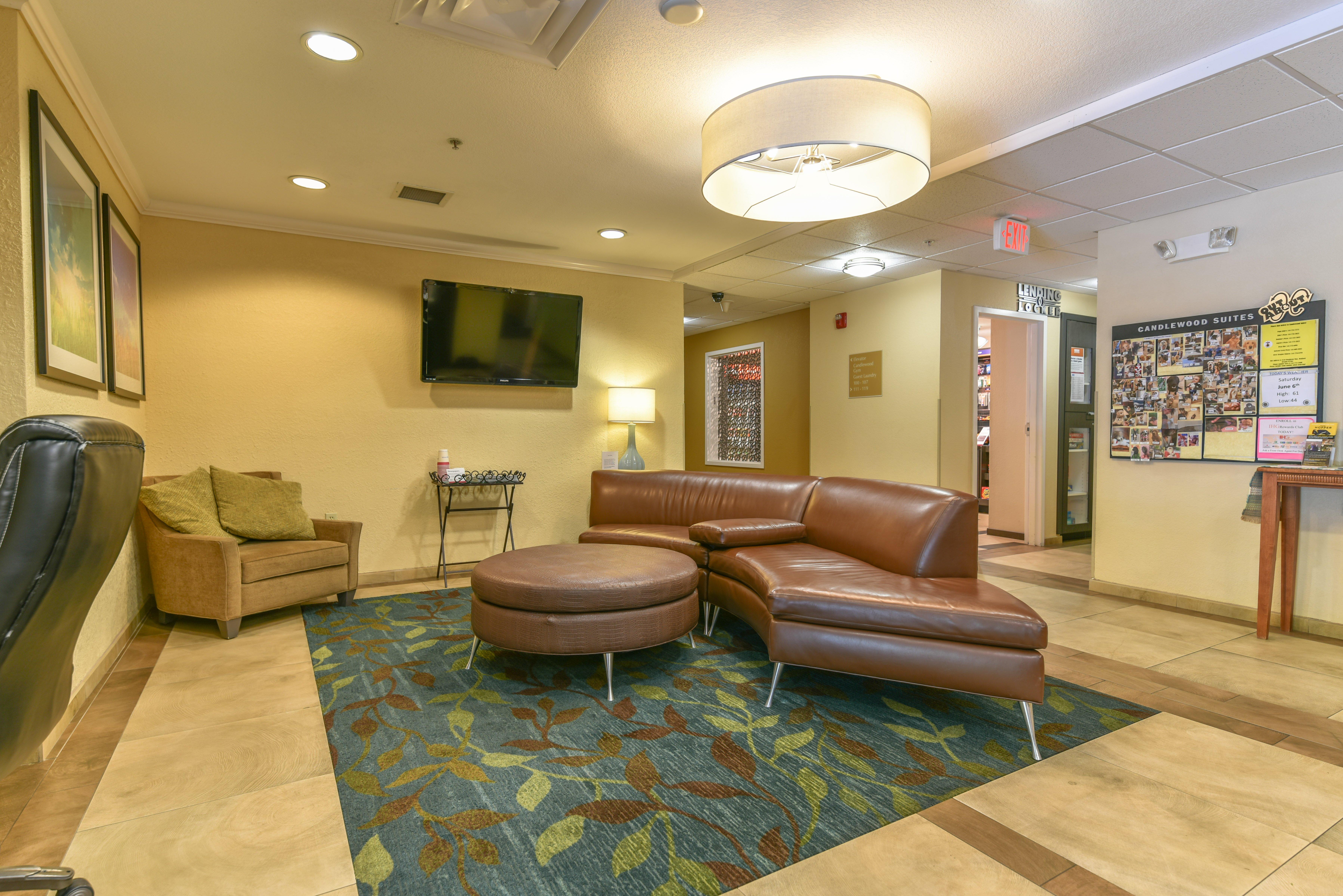 Candlewood Suites Medford By Ihg Bagian luar foto