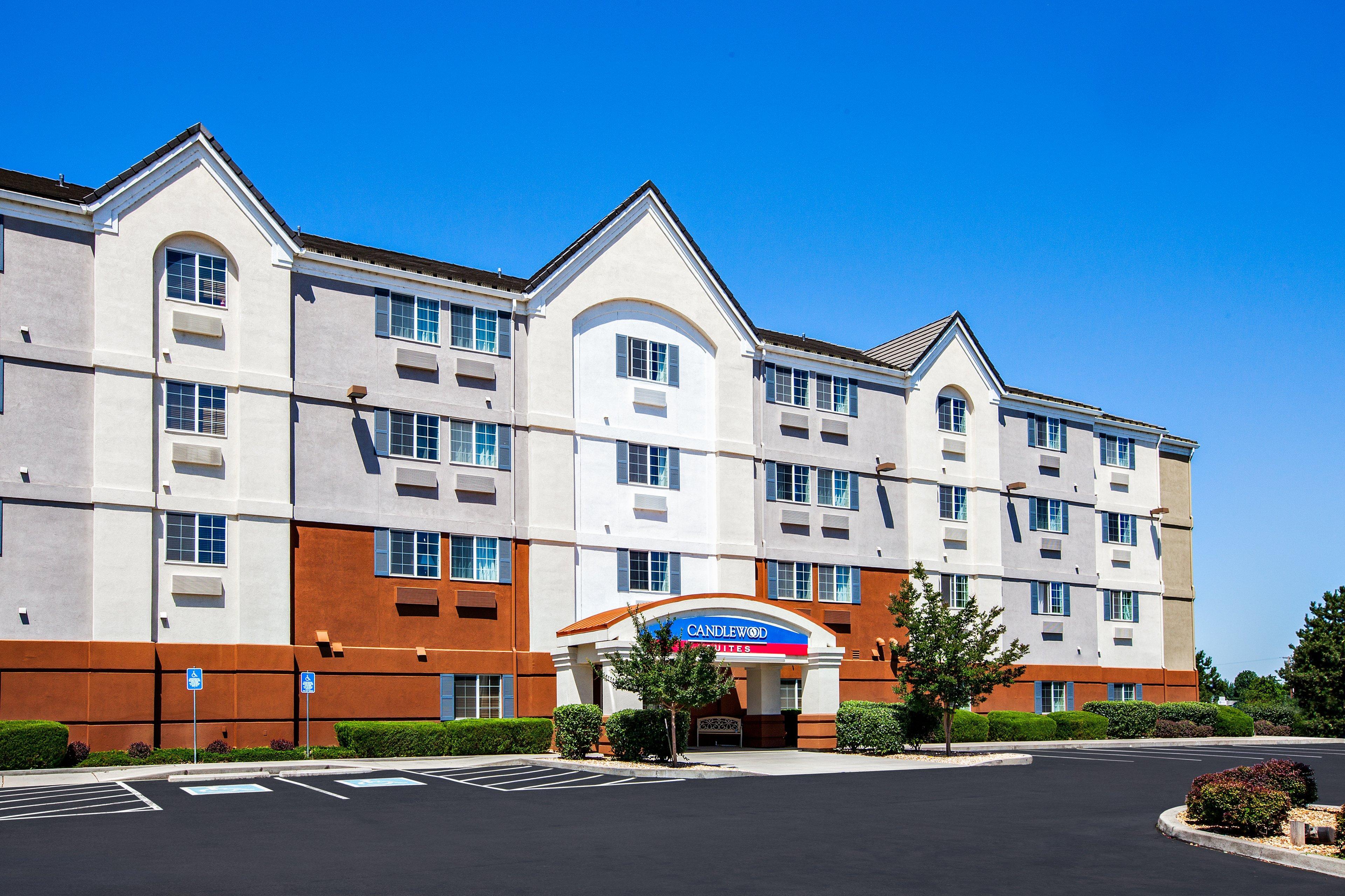 Candlewood Suites Medford By Ihg Bagian luar foto