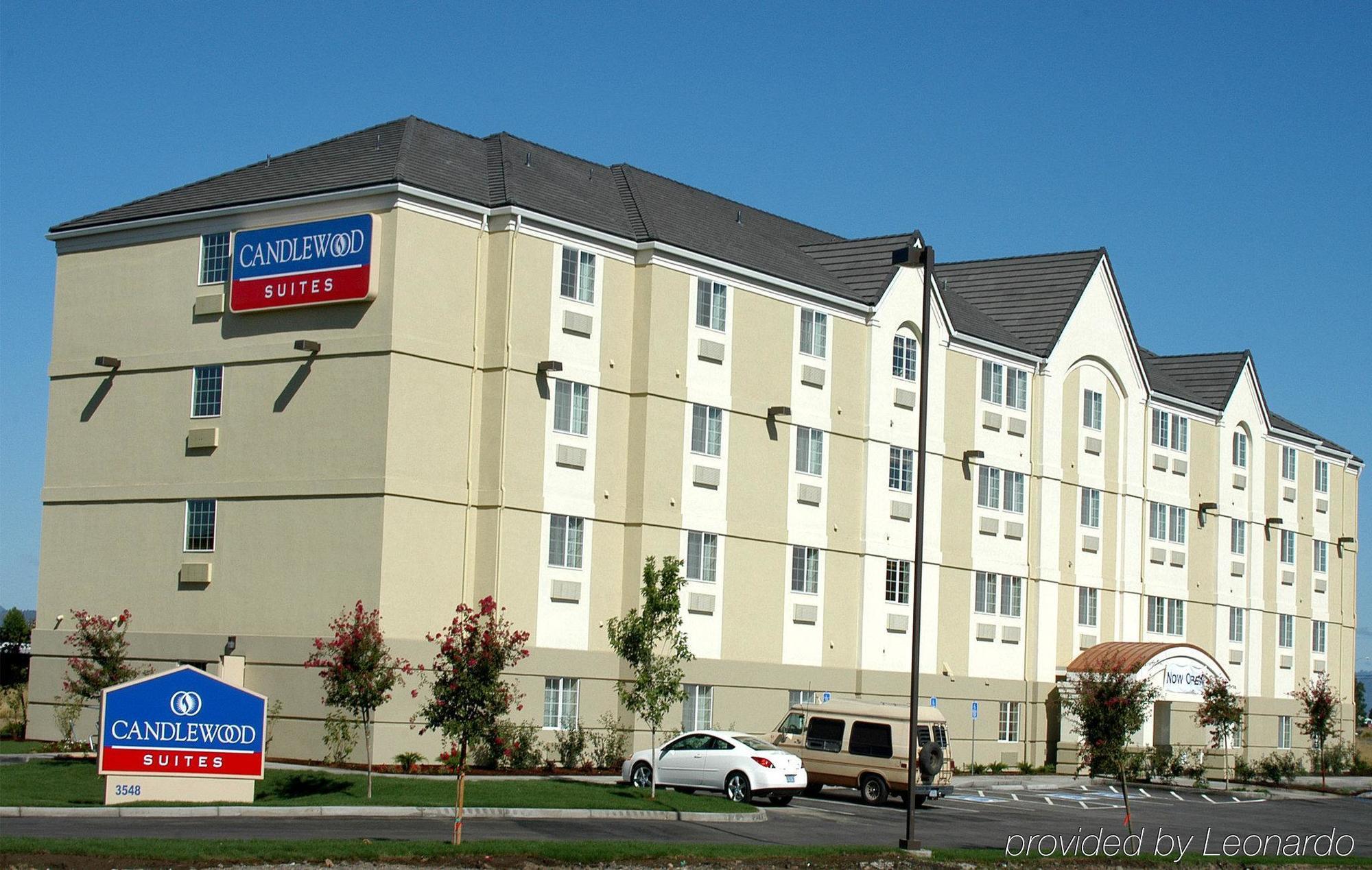 Candlewood Suites Medford By Ihg Bagian luar foto