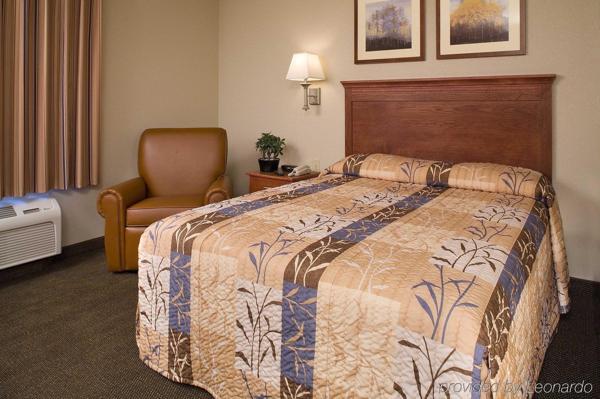 Candlewood Suites Medford By Ihg Bagian luar foto