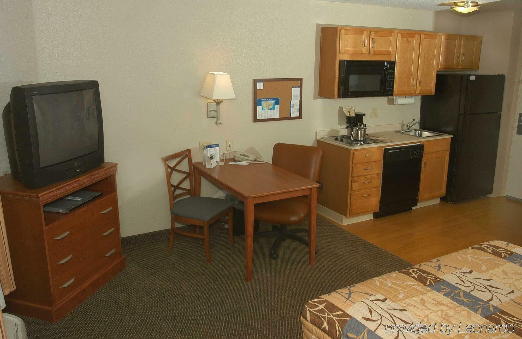 Candlewood Suites Medford By Ihg Bagian luar foto