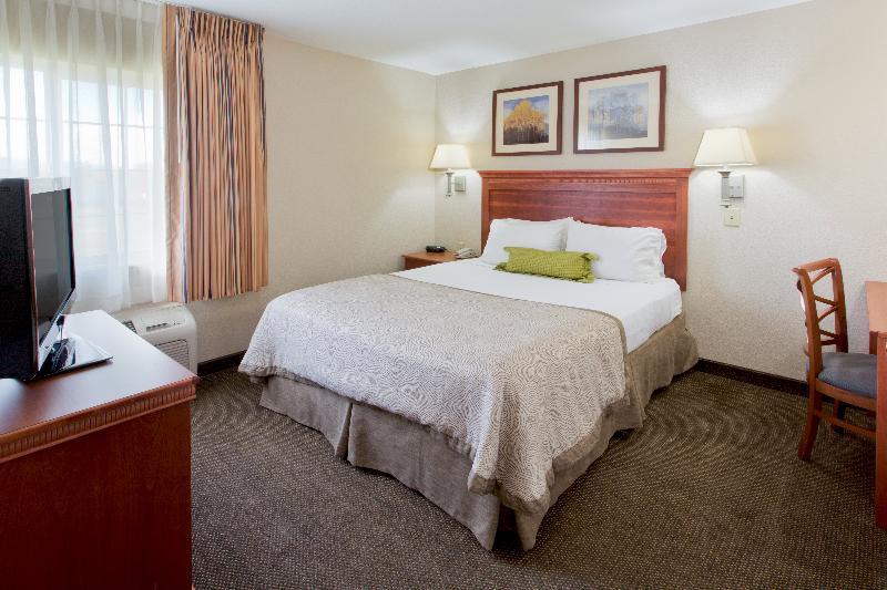 Candlewood Suites Medford By Ihg Bagian luar foto